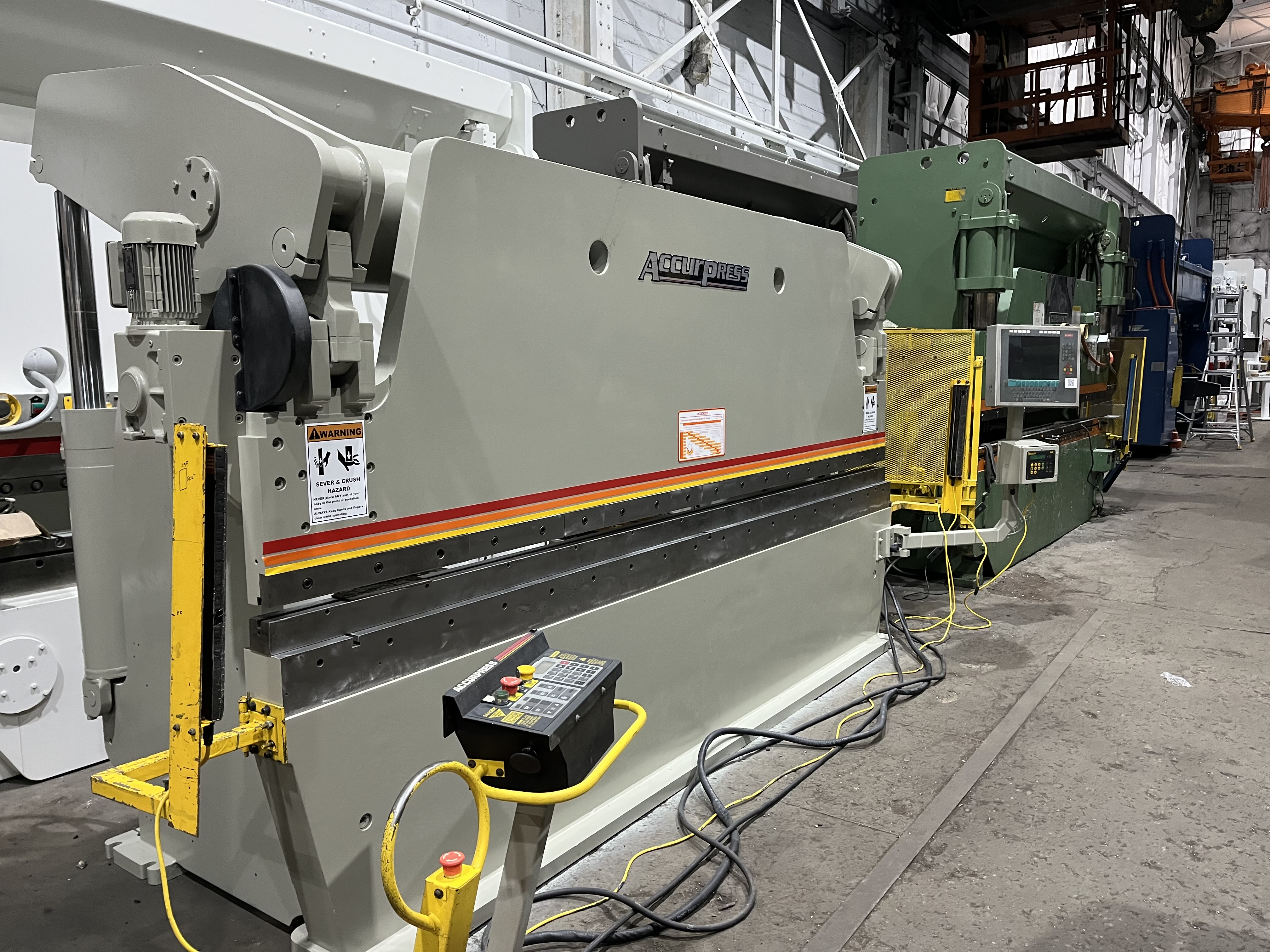 175 Ton X 12’ Accurpress Model 717512 Hydraulic Press Brake